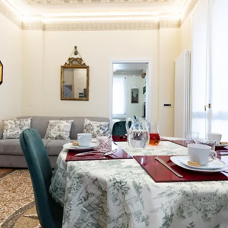 Bolognaroomscom - Bottrigari アパート *