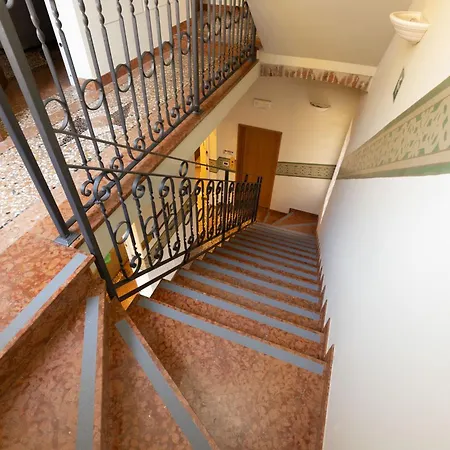 Bolognaroomscom - Bottrigari *